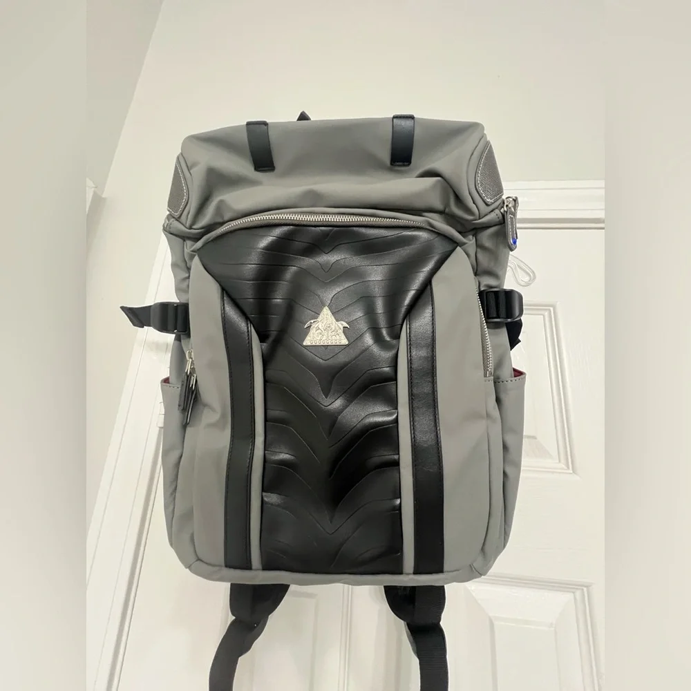 RARE!!! Yu-Gi-Oh! Blue-Eyes White Dragon 3D Black and Gray Backpack. Like New! - Picture 5 of 12